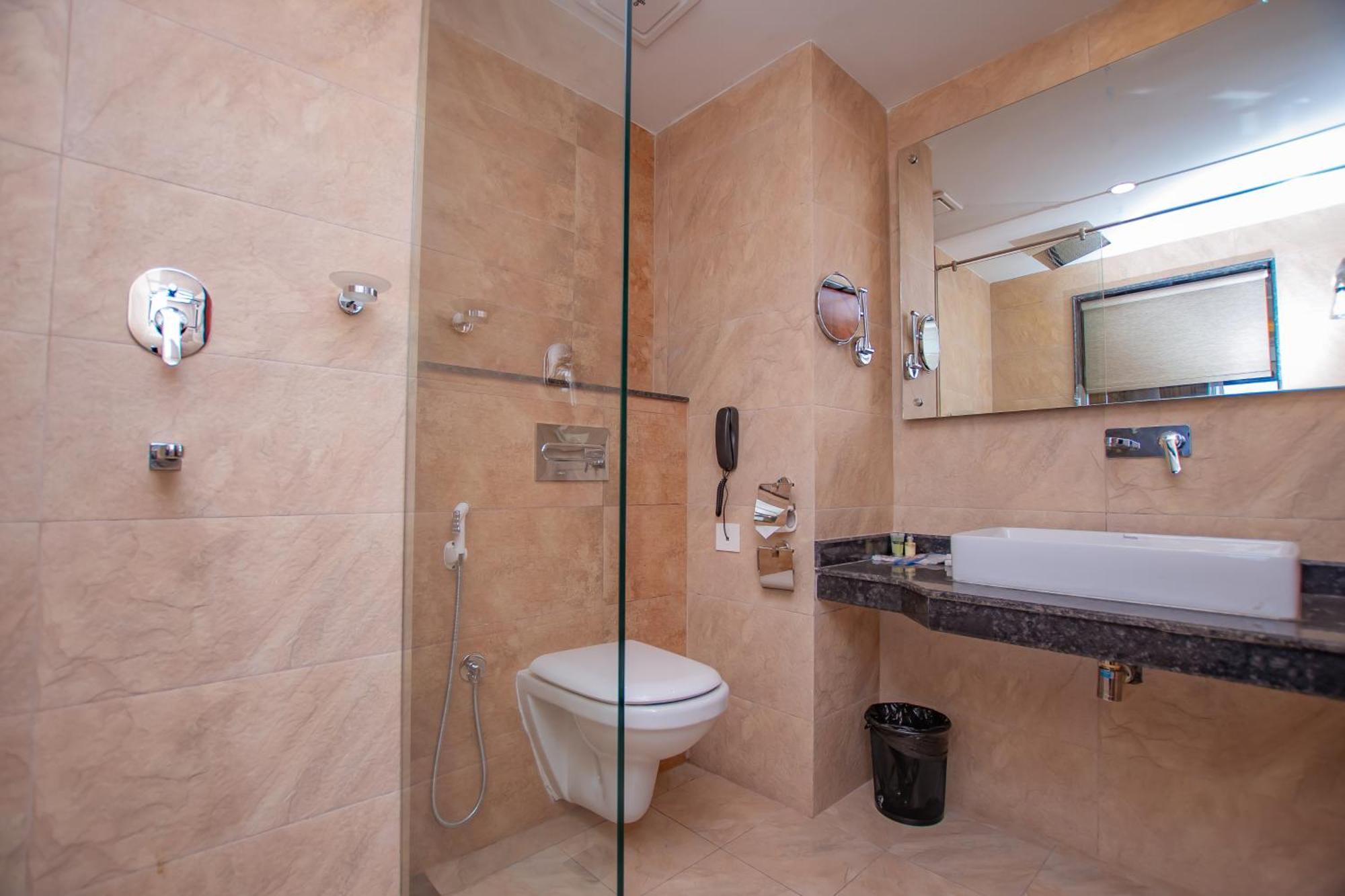 Hotel Pokhara Village & Spa Dış mekan fotoğraf
