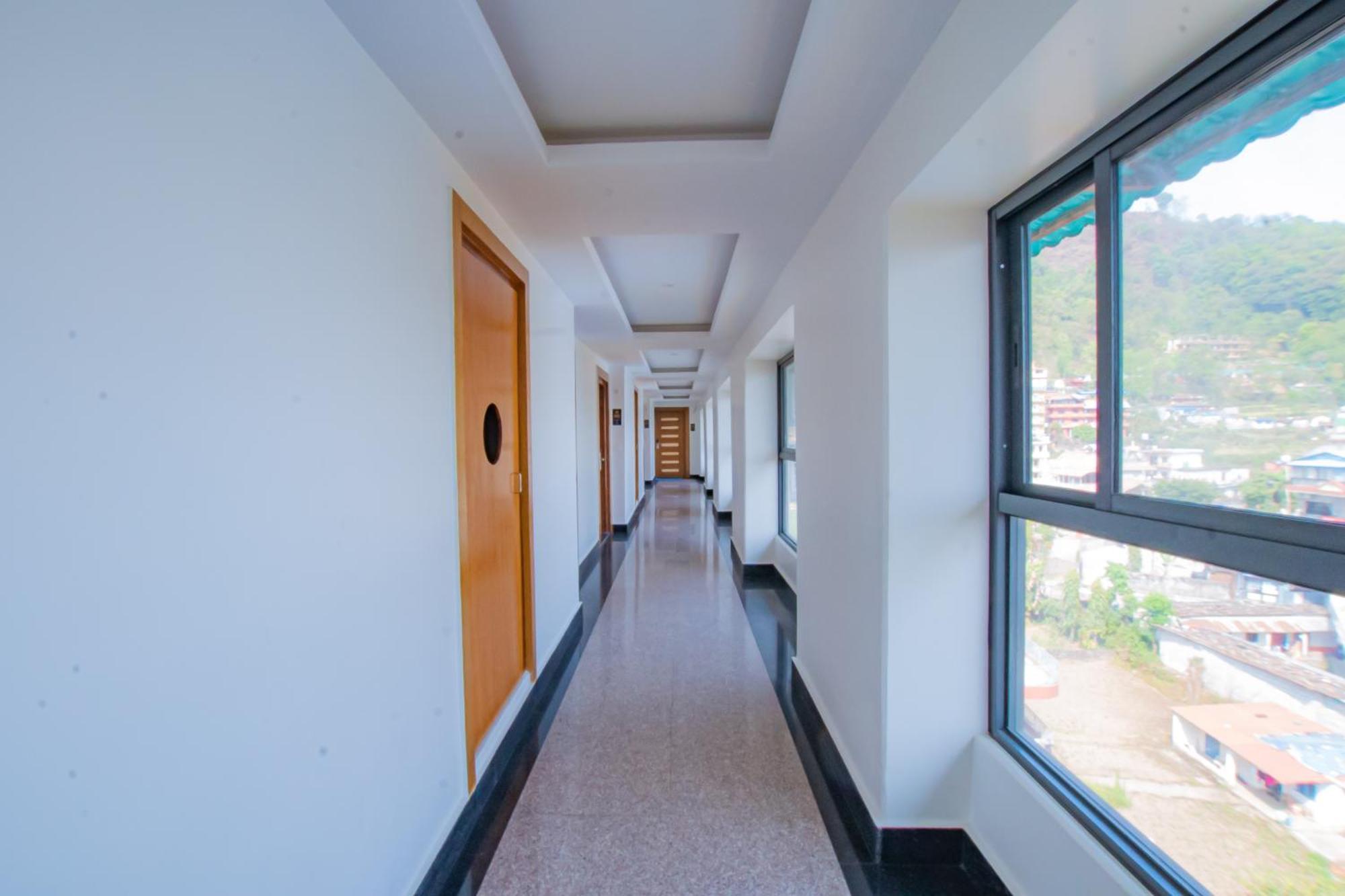 Hotel Pokhara Village & Spa Dış mekan fotoğraf