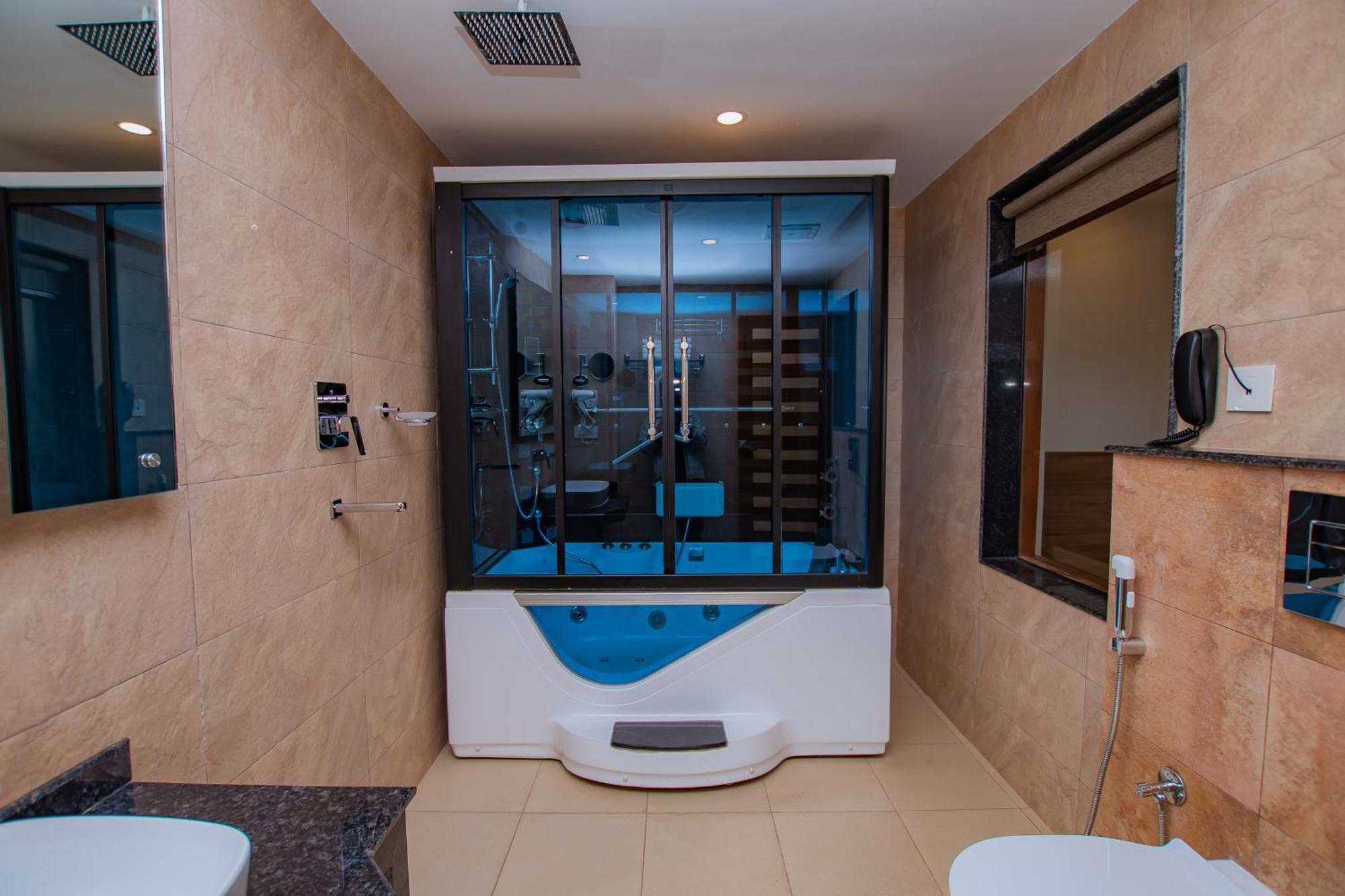 Hotel Pokhara Village & Spa Dış mekan fotoğraf